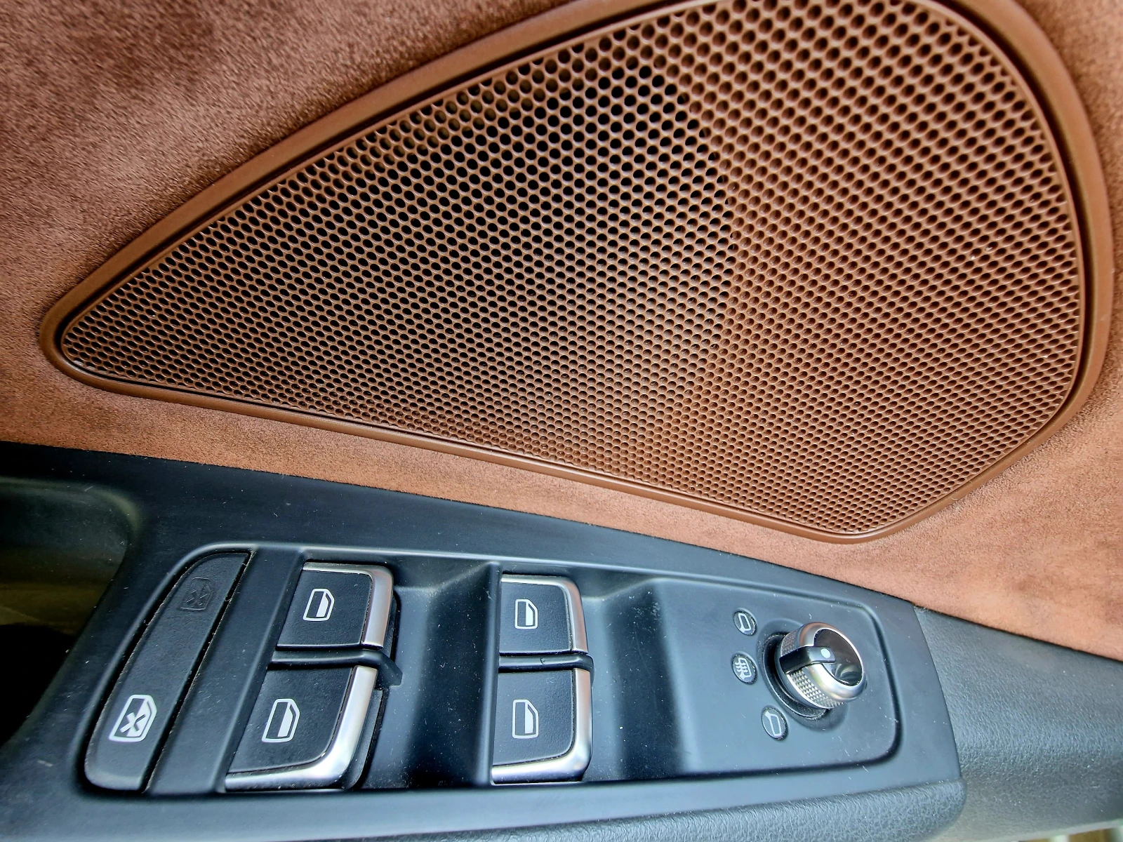 Audi A8, снимка 8 - Автомобили и джипове - 55778313