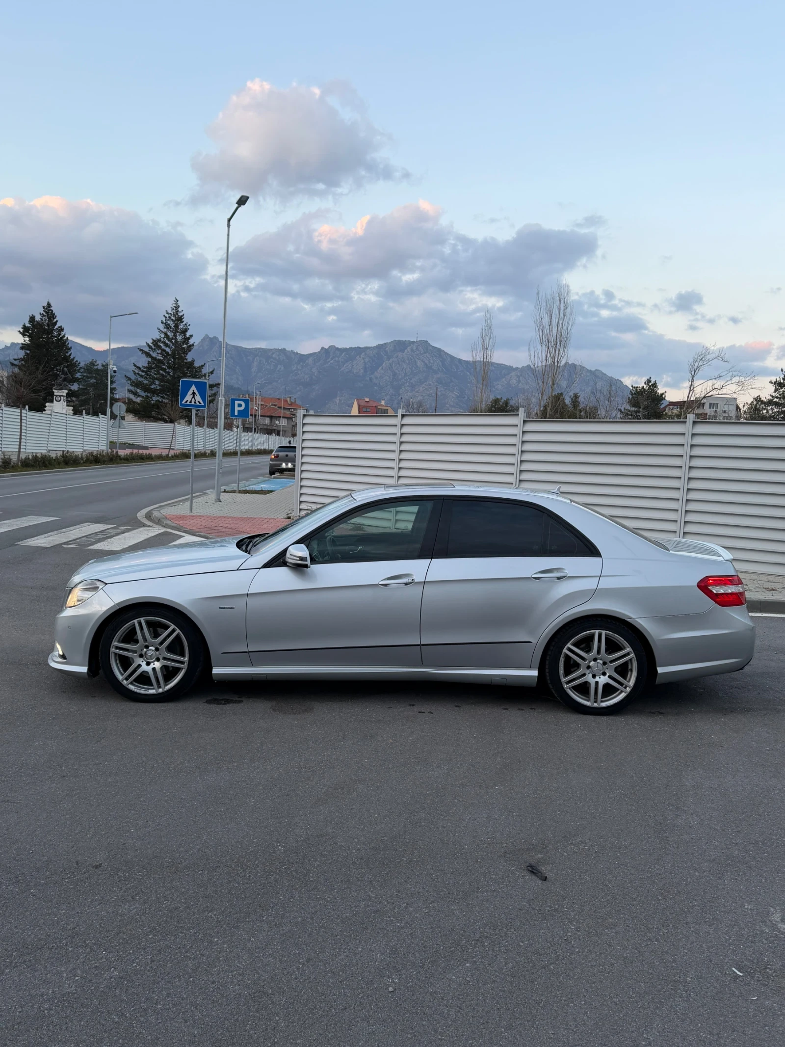 Mercedes-Benz E 350, снимка 5 - Автомобили и джипове - 55792672