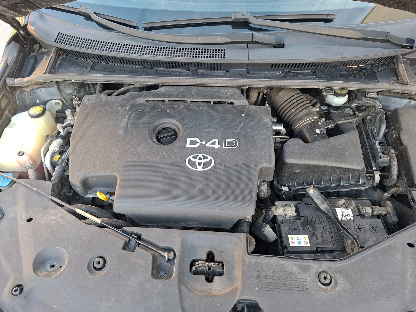 Toyota Avensis 2.0 D4D 126кс Топ, снимка 17 - Автомобили и джипове - 56332221
