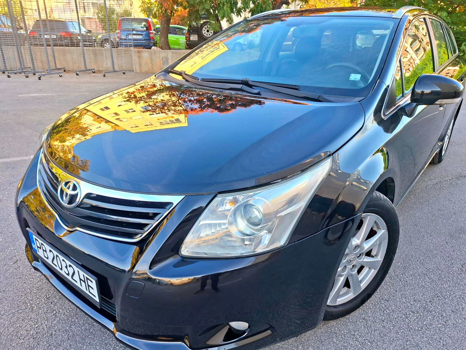 Toyota Avensis 2.0 D4D 126кс Топ, снимка 10 - Автомобили и джипове - 56332221