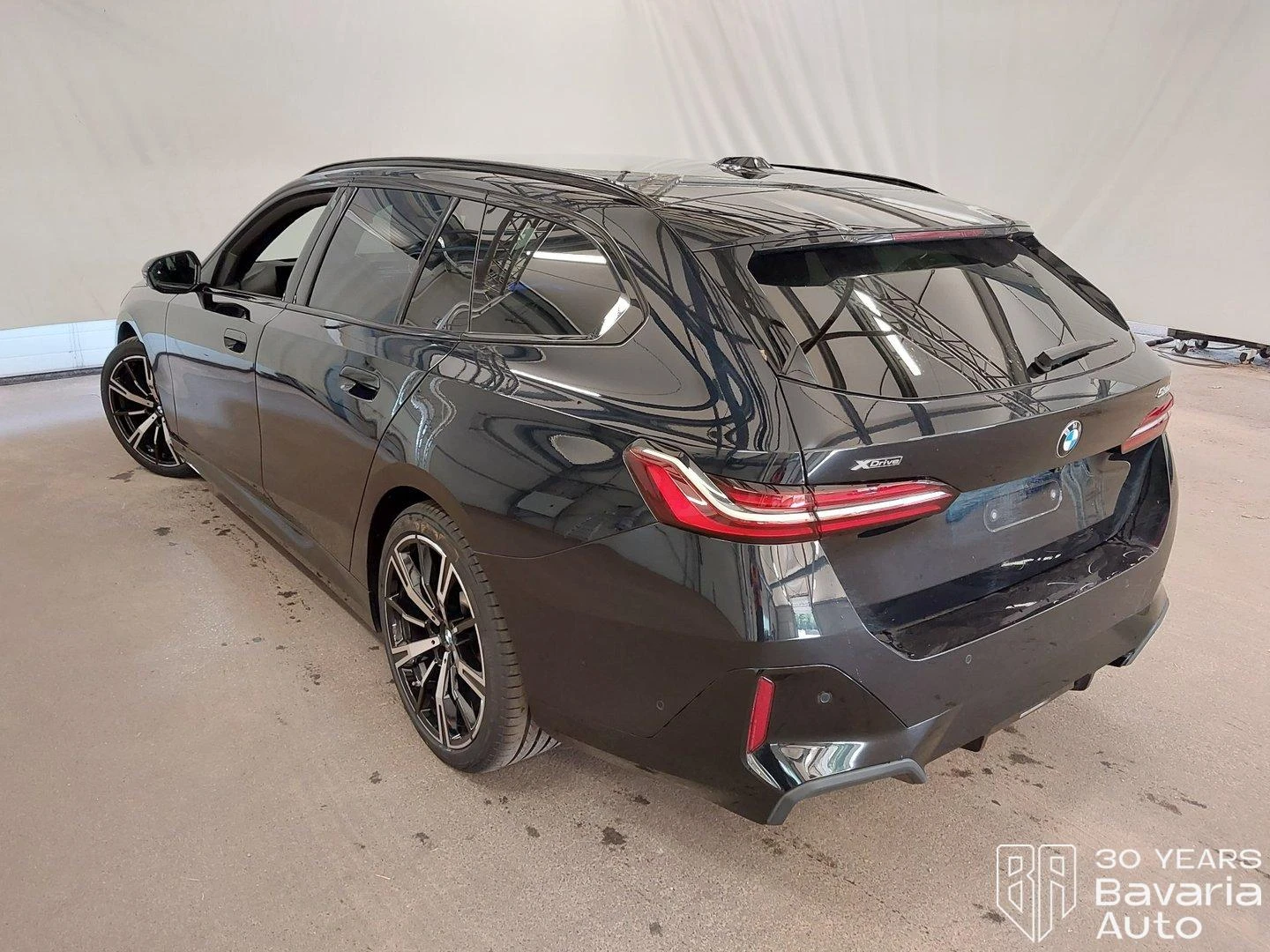BMW 520 d xDrive Touring Steptronic, снимка 2 - Автомобили и джипове - 56395673