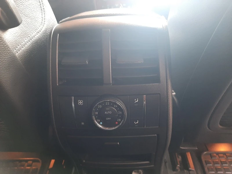 Mercedes-Benz ML 320, снимка 10 - Автомобили и джипове - 47867348