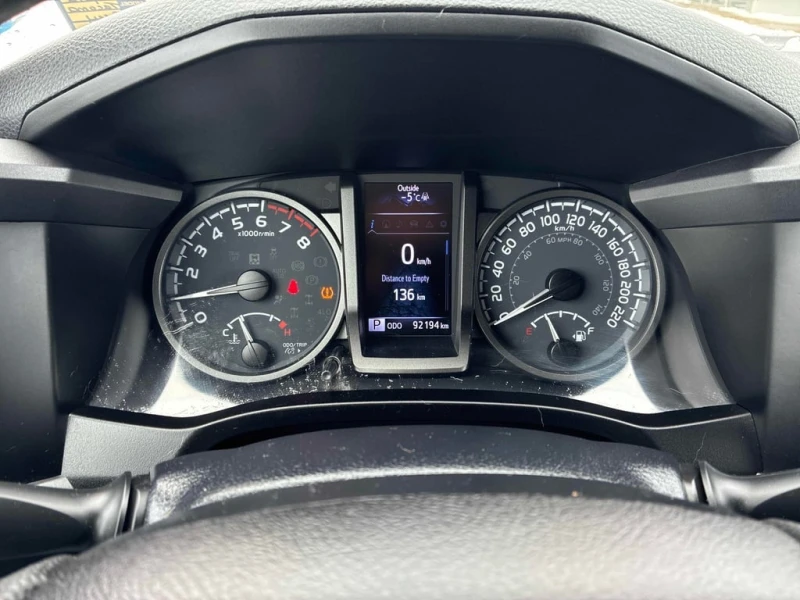 Toyota Tacoma * 4x4 Double Cab Auto * CARFAX * БЕЗ ПЪРВОНАЧАЛНА , снимка 8 - Автомобили и джипове - 52773038