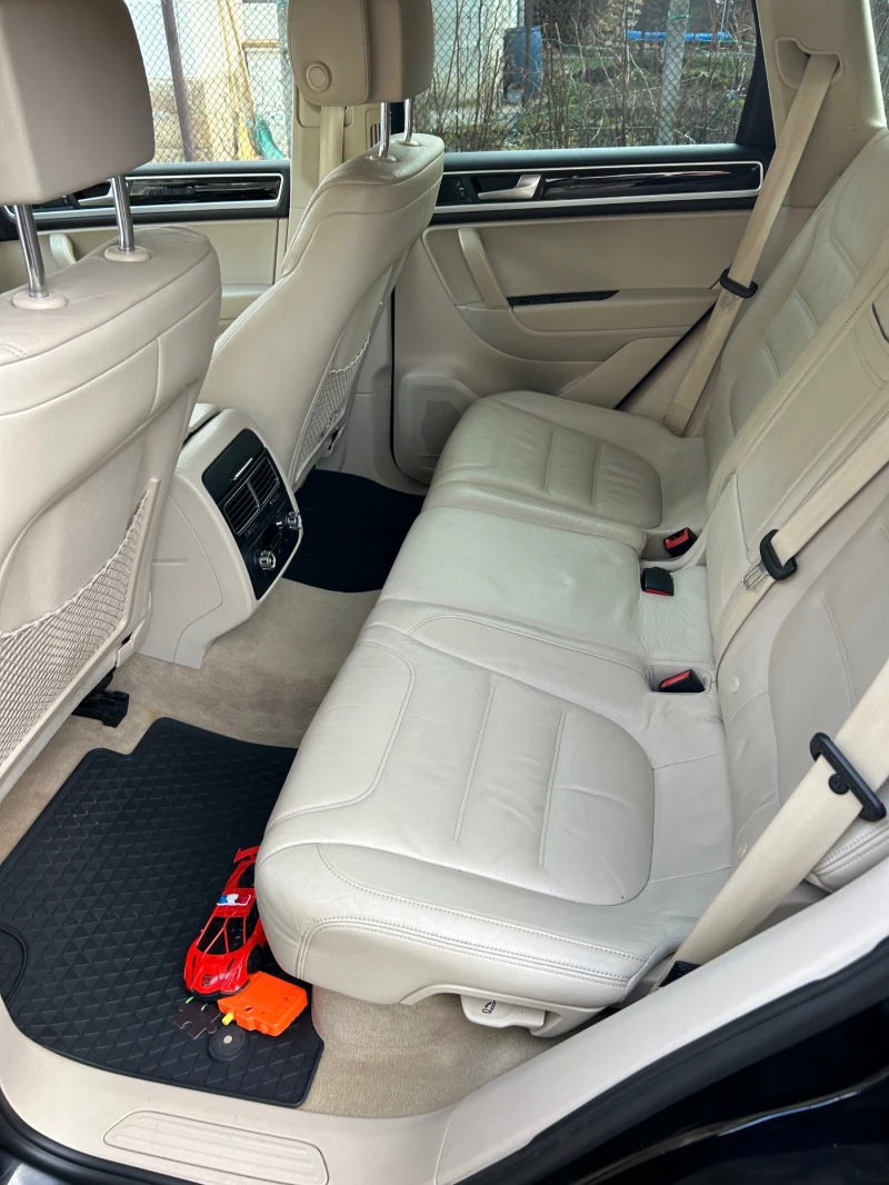 VW Touareg 3.0d 239кс., снимка 8 - Автомобили и джипове - 52998818