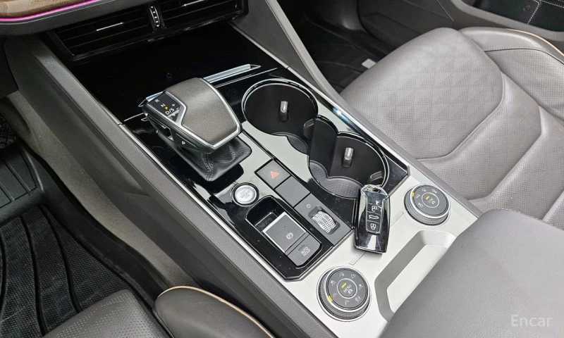 VW Touareg, снимка 9 - Автомобили и джипове - 53482624