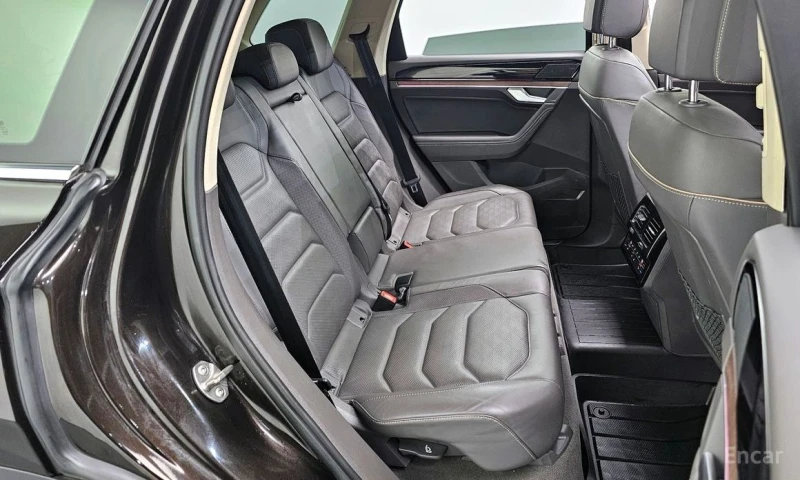 VW Touareg, снимка 12 - Автомобили и джипове - 53482624