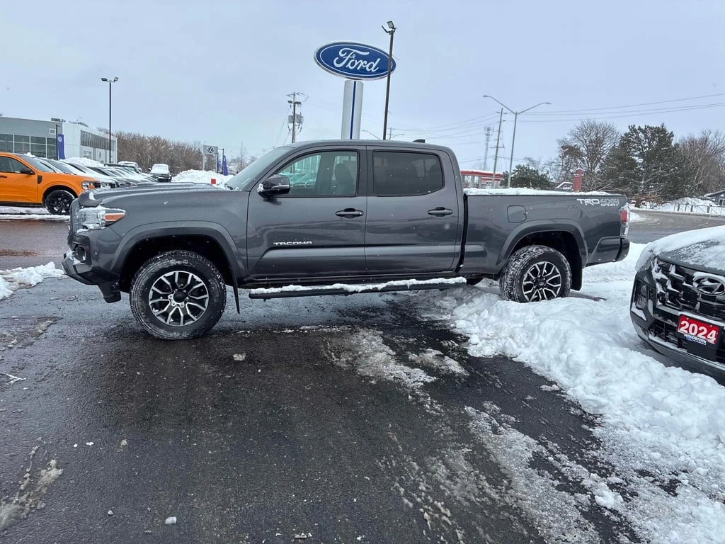 Toyota Tacoma * 4x4 Double Cab Auto * CARFAX * БЕЗ ПЪРВОНАЧАЛНА  - изображение 2