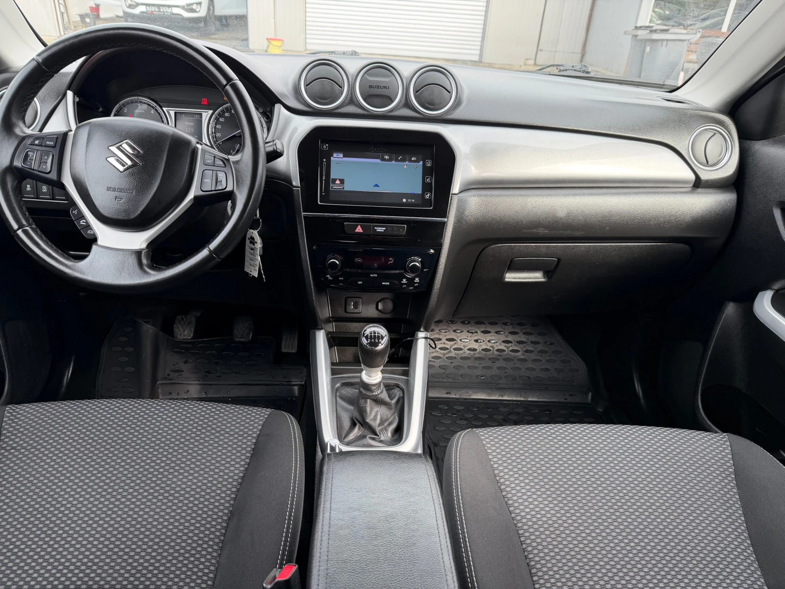 Suzuki Vitara 1.6 DDIS, снимка 16 - Автомобили и джипове - 53644645