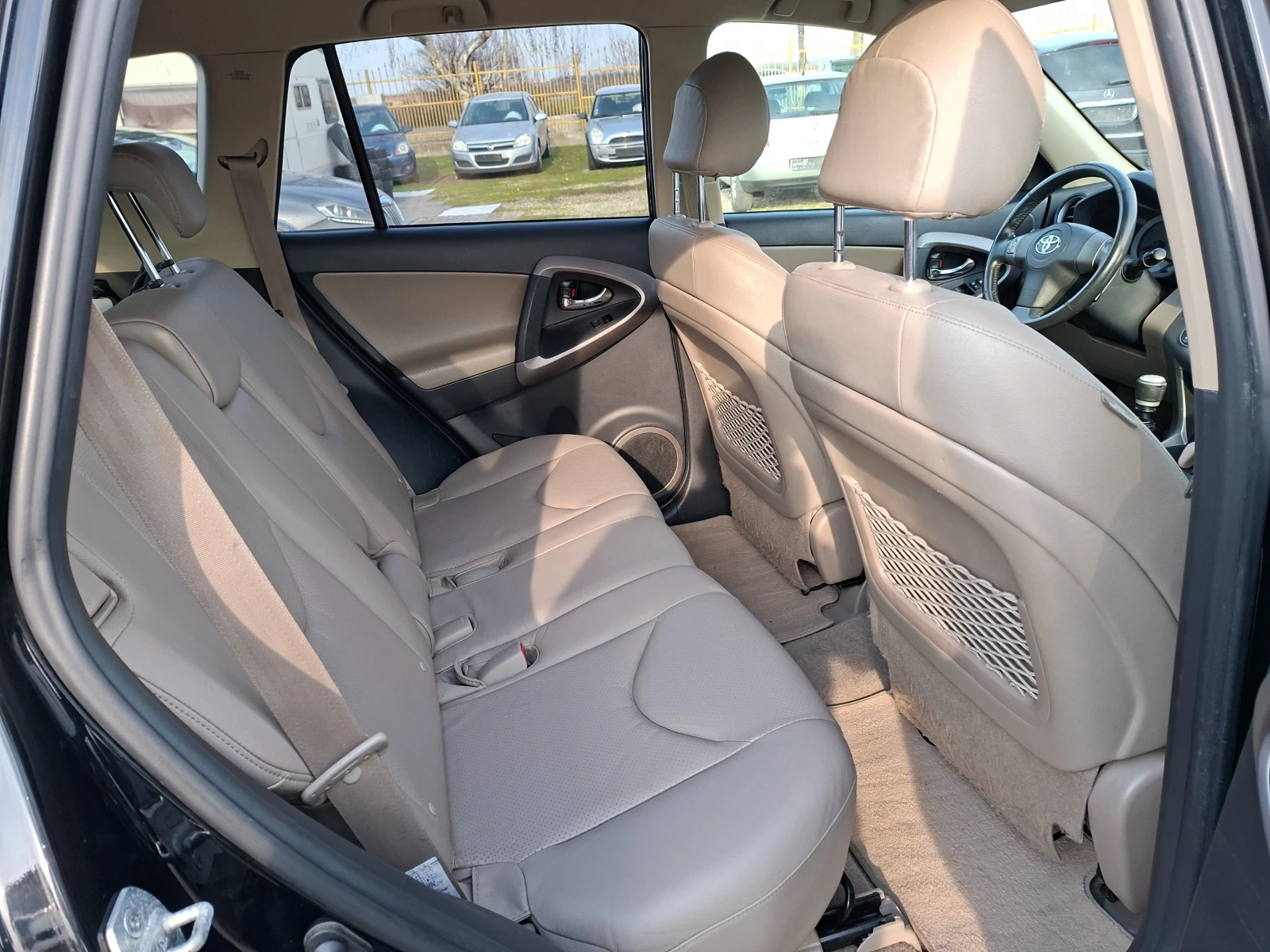 Toyota Rav4 2.2-DCAT 177кс., снимка 9 - Автомобили и джипове - 53725532