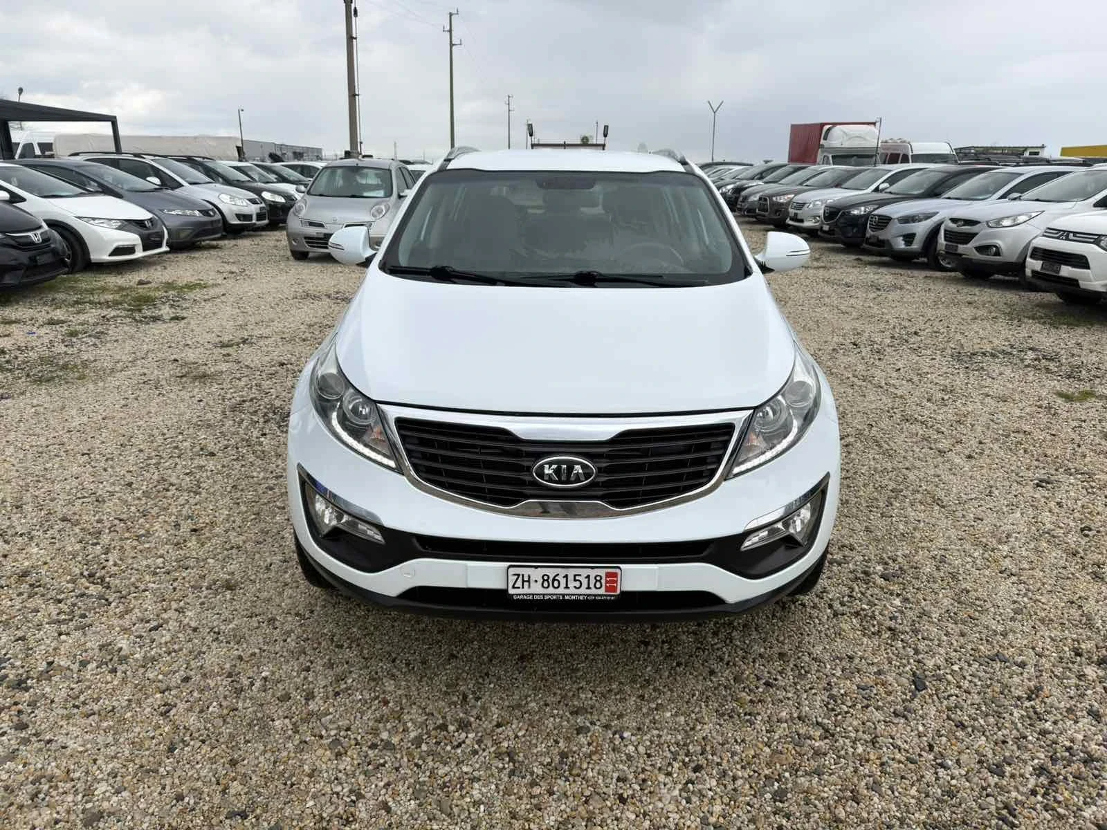 Kia Sportage 2.0i Swiss 4x4, снимка 3 - Автомобили и джипове - 54156384