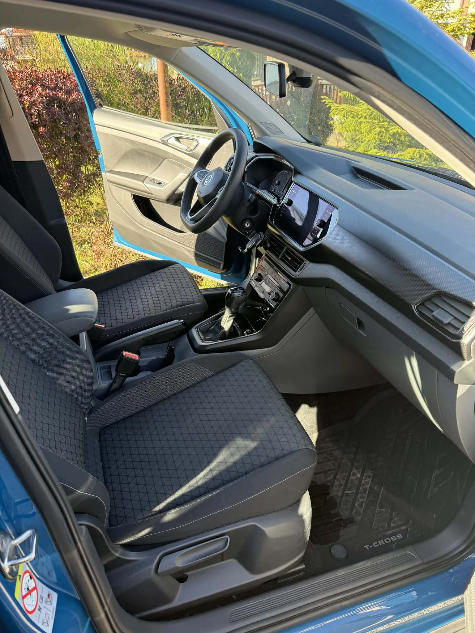 VW T-Cross 1.6D, снимка 7 - Автомобили и джипове - 54247031