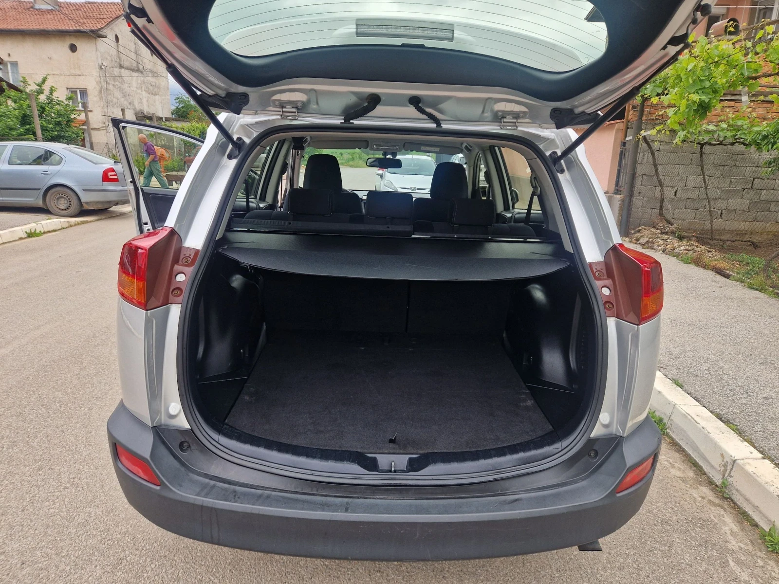 Toyota Rav4 2.0.D4D, снимка 15 - Автомобили и джипове - 54588085