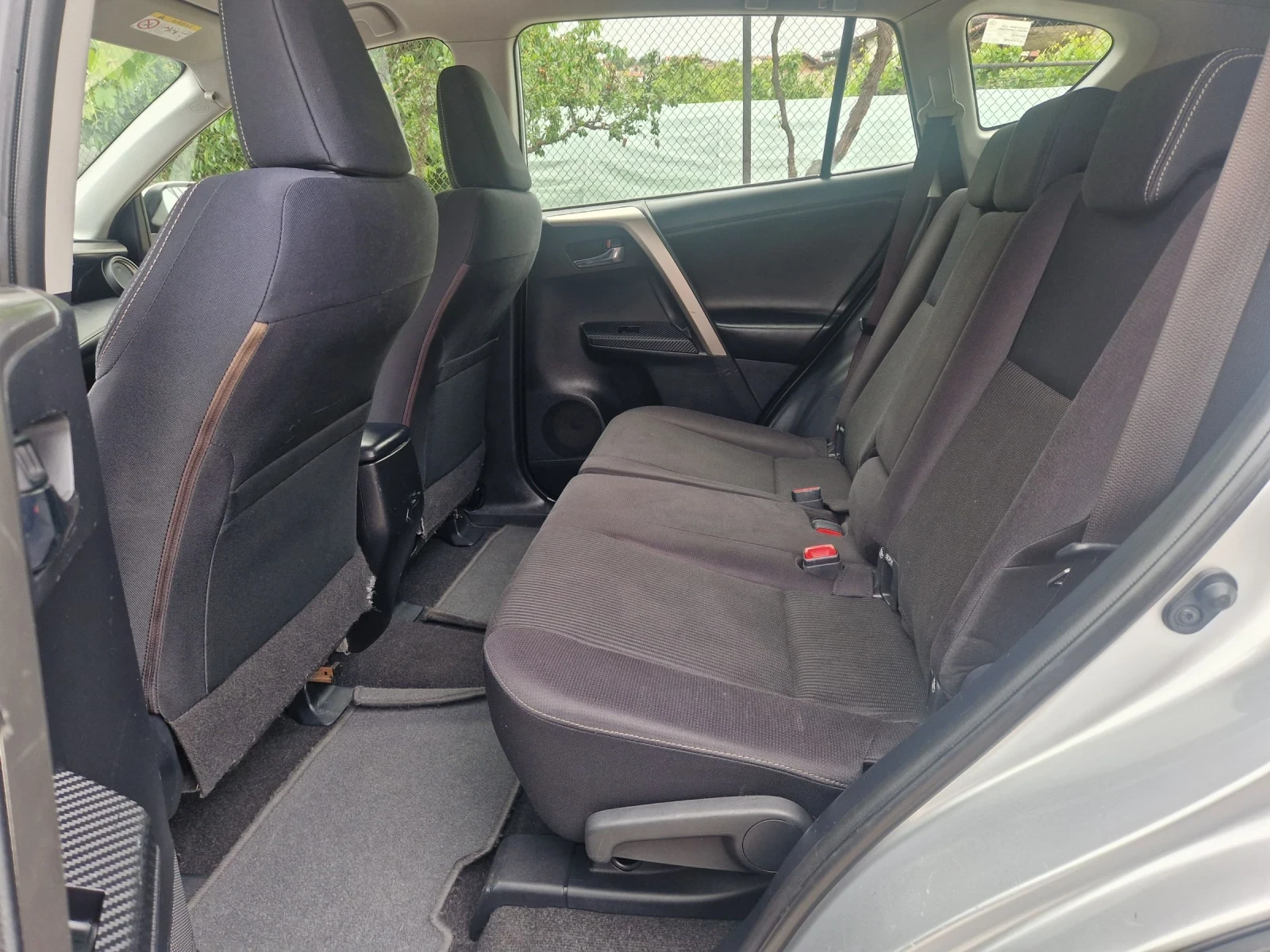Toyota Rav4 2.0.D4D, снимка 11 - Автомобили и джипове - 54588085