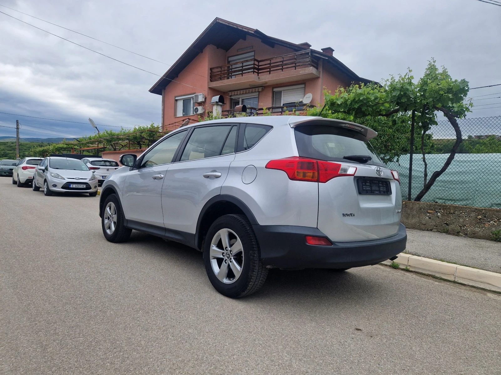 Toyota Rav4 2.0.D4D, снимка 6 - Автомобили и джипове - 54588085