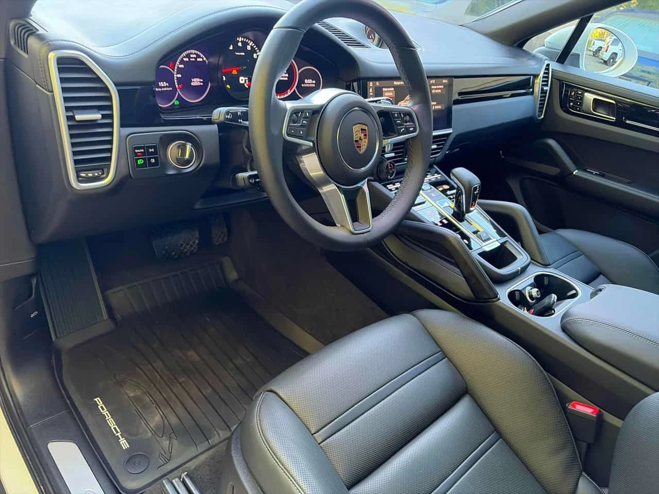 Porsche Cayenne  Coupe AWD | 3.0L | DISTRONIC | 360 | ОБДУХВАНЕ , снимка 7 - Автомобили и джипове - 54642200