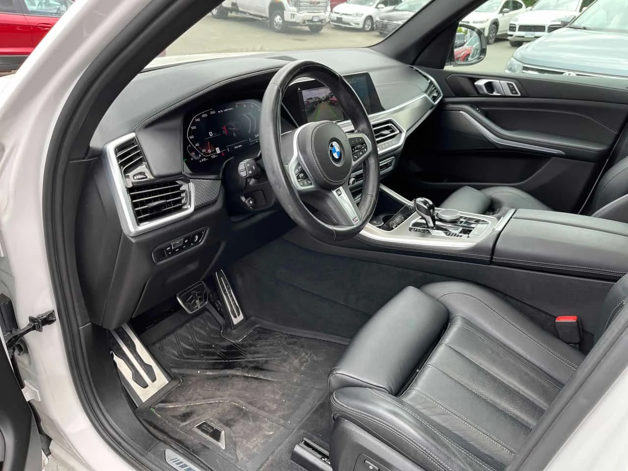 BMW X5 M50i | CARFAX | БЕЗ ПЪРВОНАЧАЛНА ВНОСКА, снимка 8 - Автомобили и джипове - 55053854