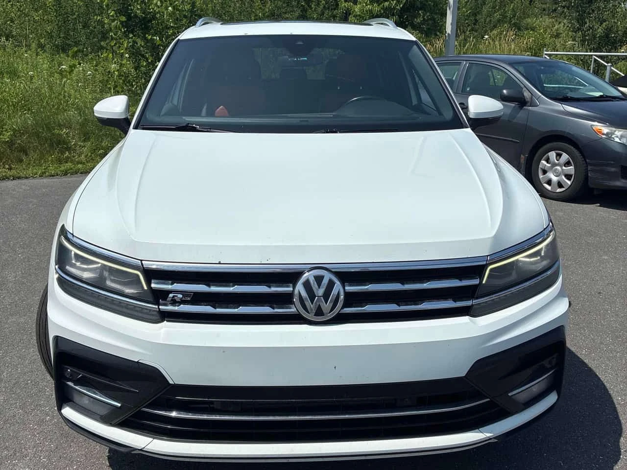 VW Tiguan R LINE/Highline/CARFAX/ПОДГРЕВ/КЛИП/ПАНО/ПРЕДСТАВИ, снимка 6 - Автомобили и джипове - 55248413