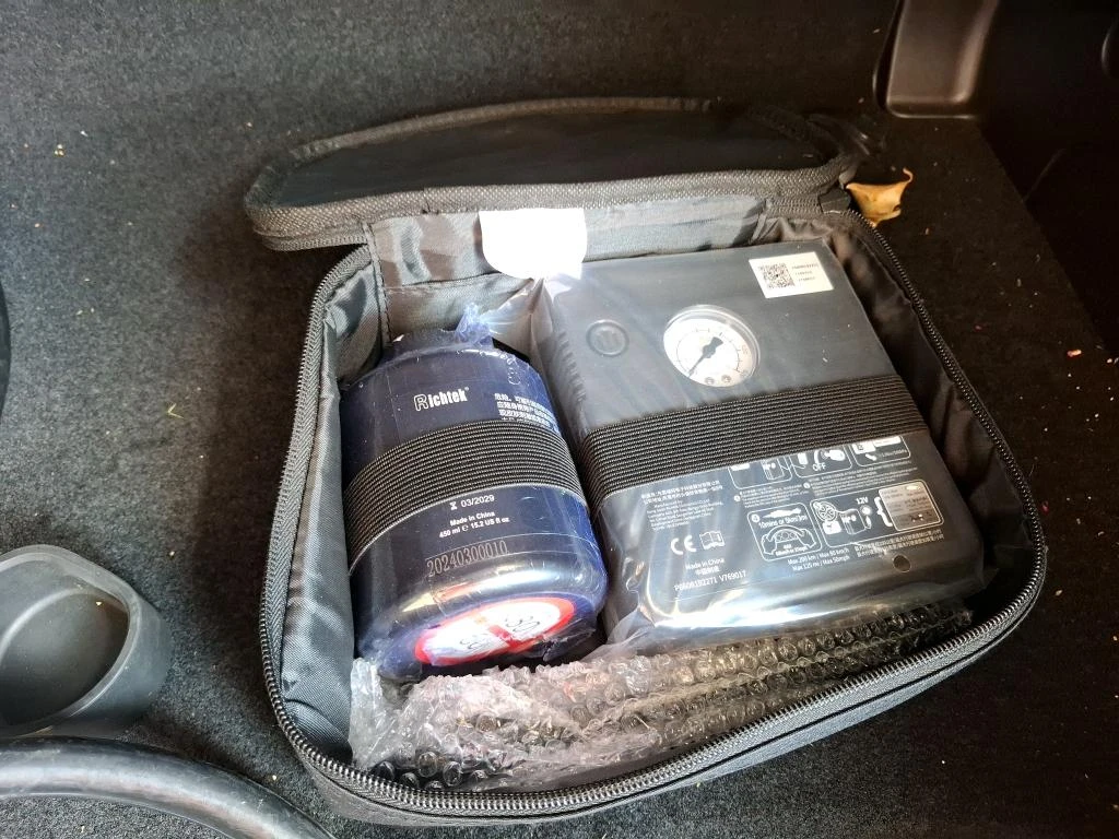 Volvo EX30 Extended Range, снимка 8 - Автомобили и джипове - 55540580