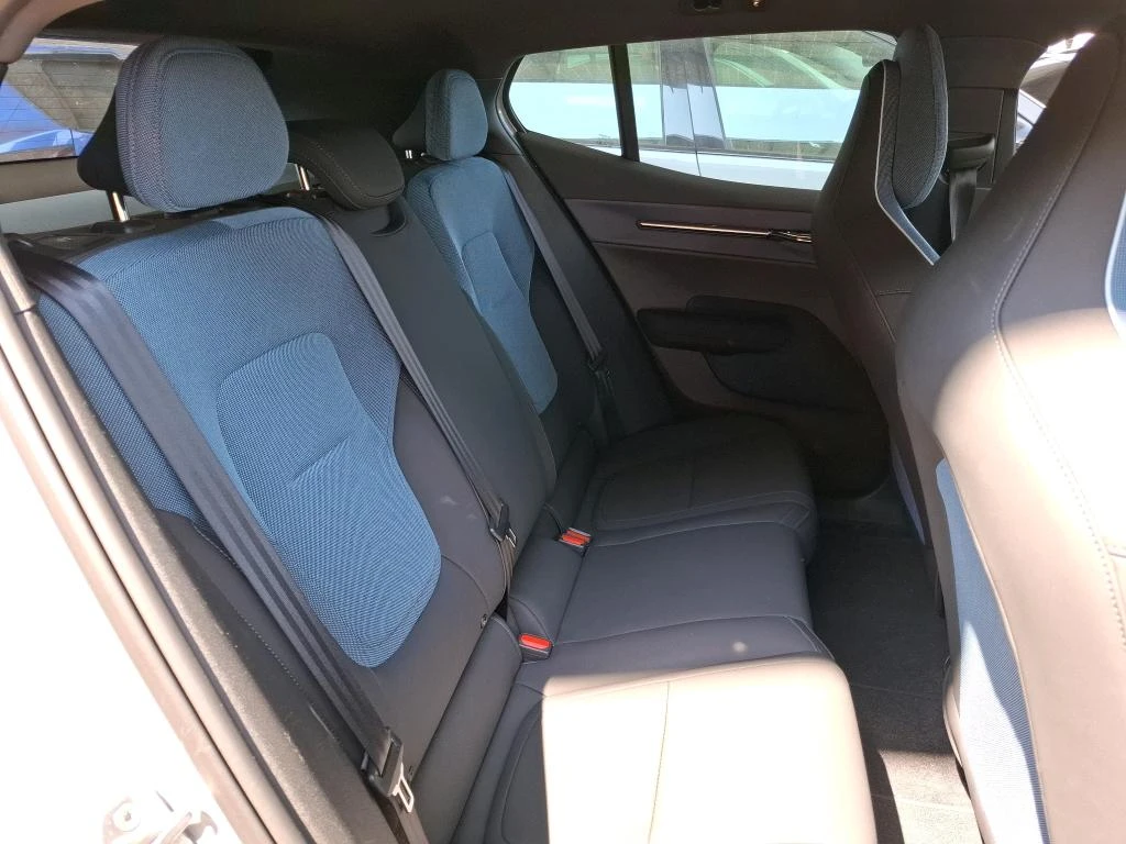 Volvo EX30 Extended Range, снимка 6 - Автомобили и джипове - 55540580