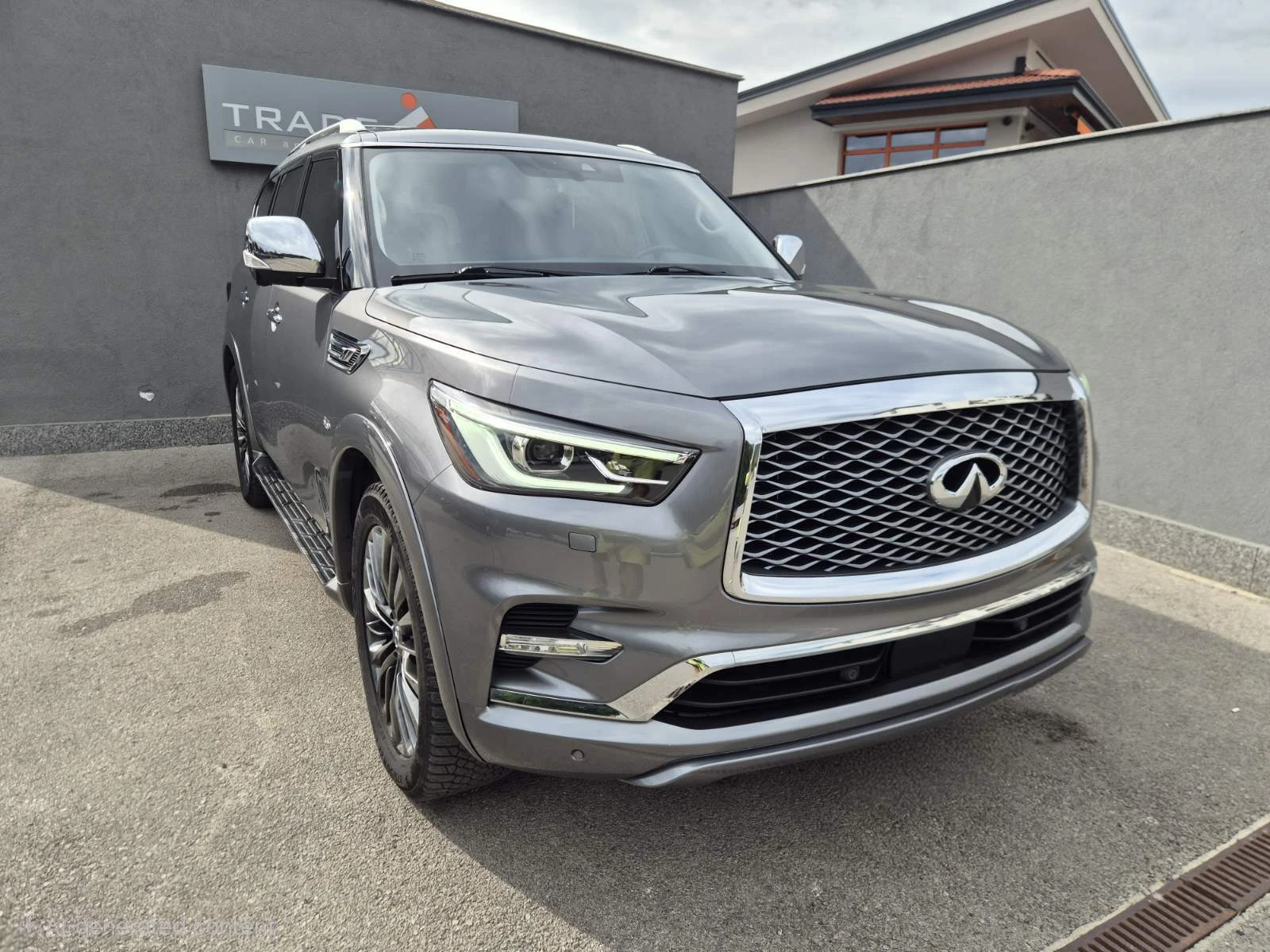 Infiniti QX80 5.6L V8 AWD, снимка 3 - Автомобили и джипове - 56117965