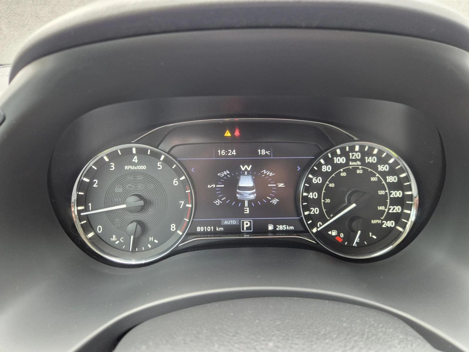 Infiniti QX80 5.6L V8 AWD, снимка 13 - Автомобили и джипове - 56117965