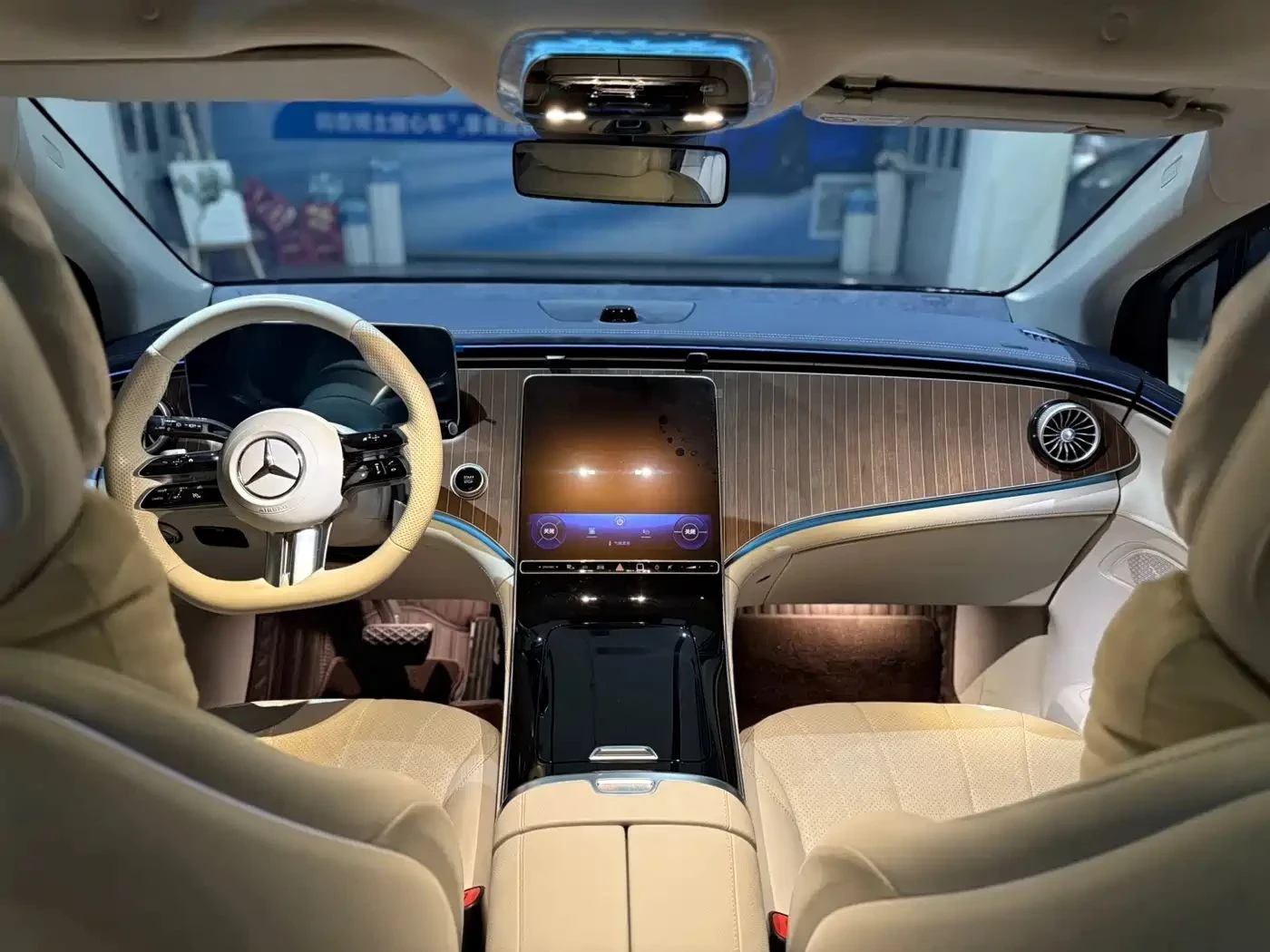 Mercedes-Benz EQE, снимка 8 - Автомобили и джипове - 56705903