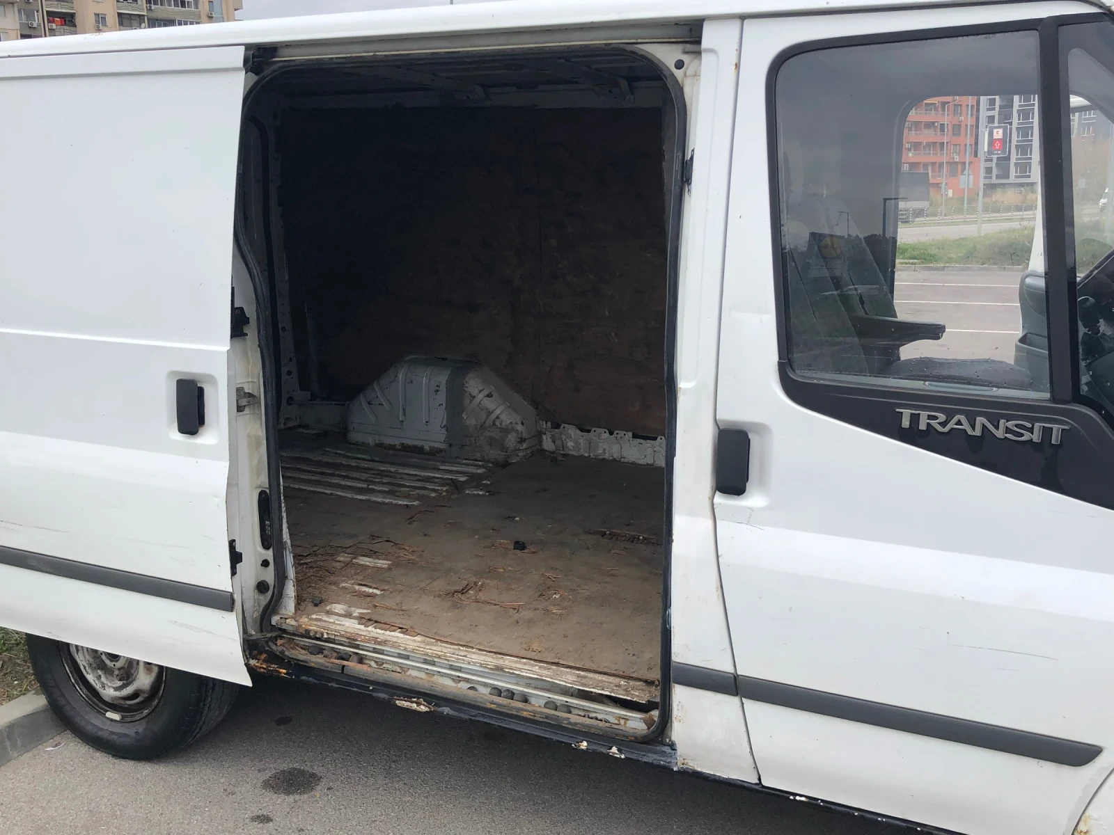 Ford Transit 2.2d евро 4 РЕГИСТРИРАН ОБСЛУЖЕН В ТОП СЪСТОЯНИЕ  - изображение 9