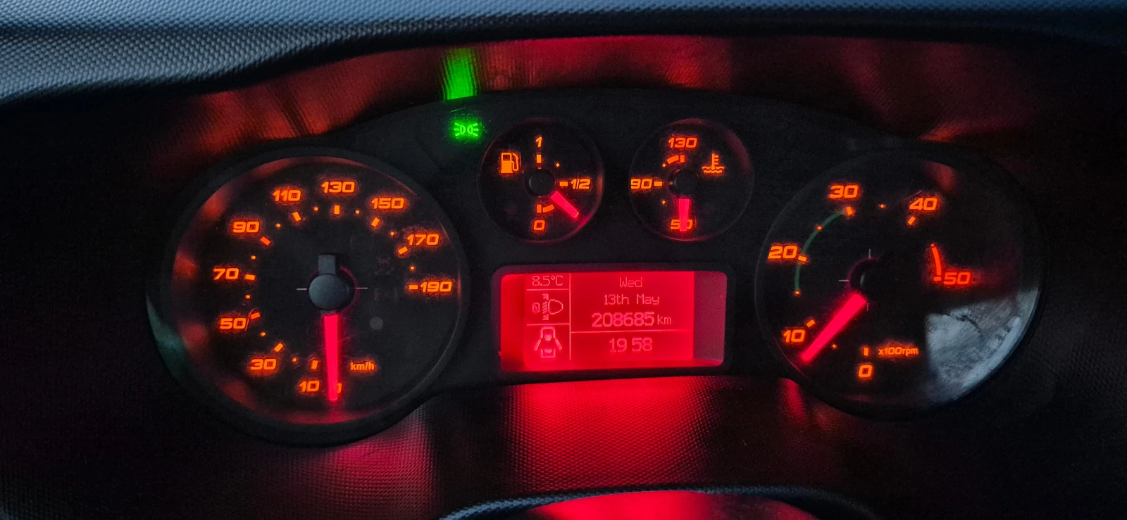 Iveco Daily 50C17 до 3.5т, 4.20м, Клима, без Adblue, снимка 13 - Бусове и автобуси - 54544207