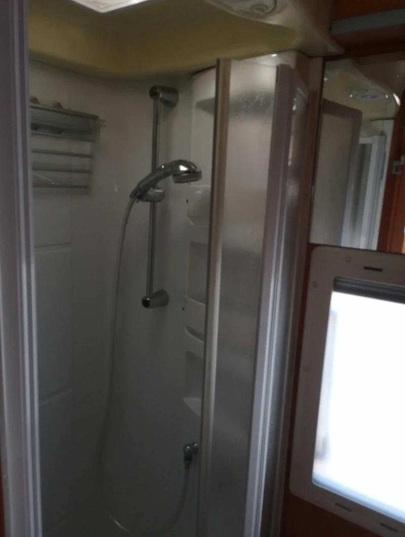 Кемпер Laika, снимка 11 - Каравани и кемпери - 53454193