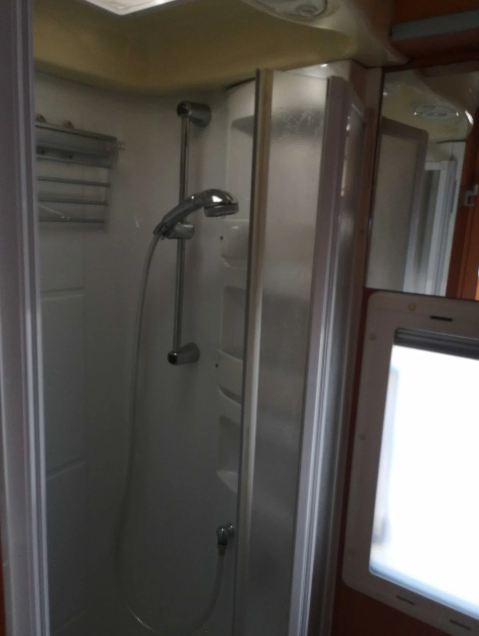 ������ Laika | Mobile.bg � ����������� 11