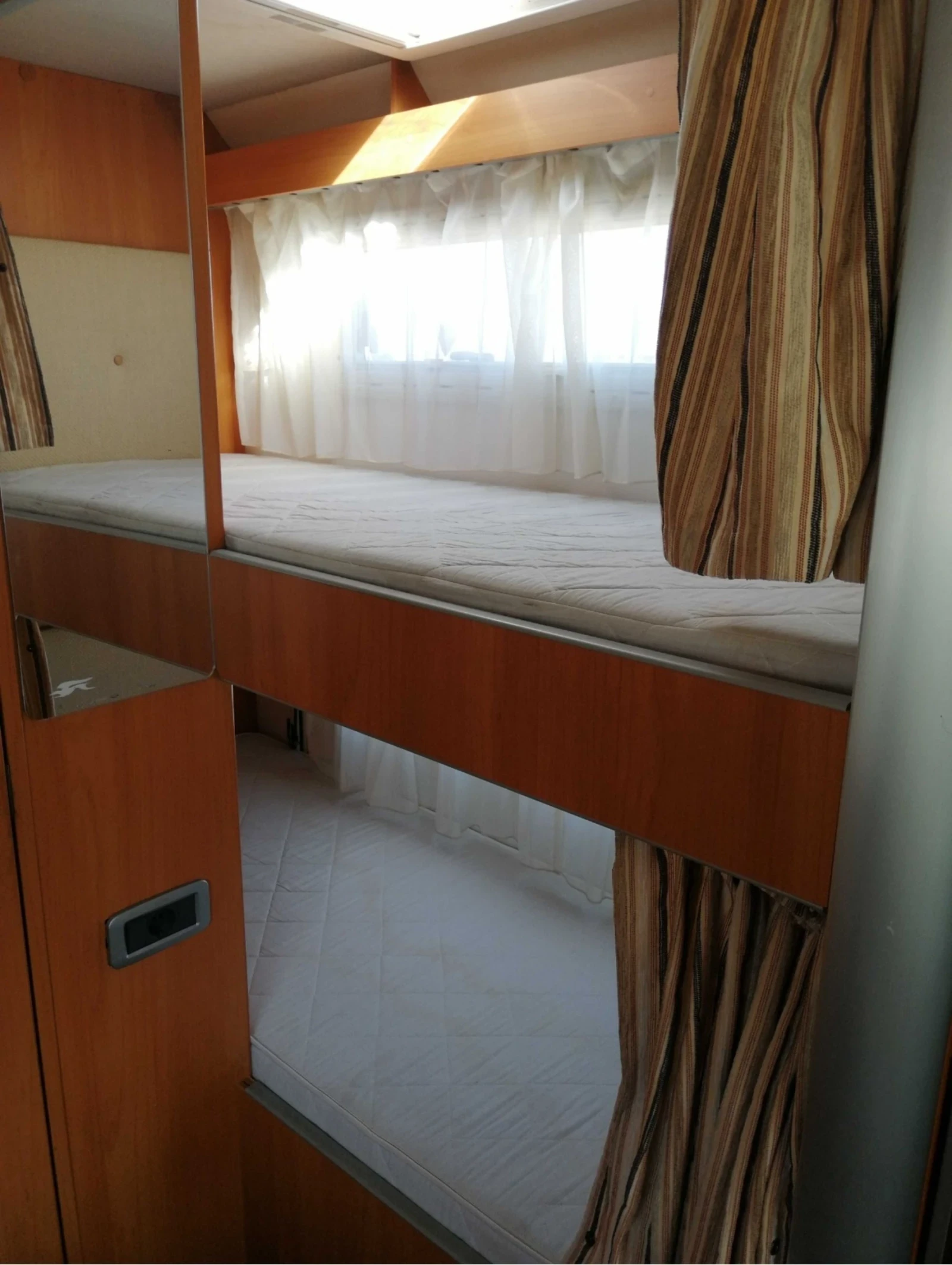 ������ Laika | Mobile.bg � ����������� 8