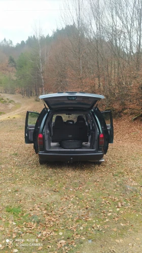 Chrysler Voyager 2.4 Газ Бензин Ръчка, снимка 9