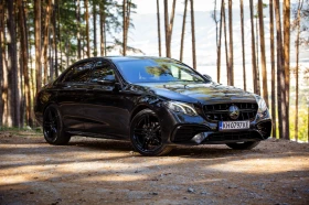 ������ Mercedes-Benz E 220