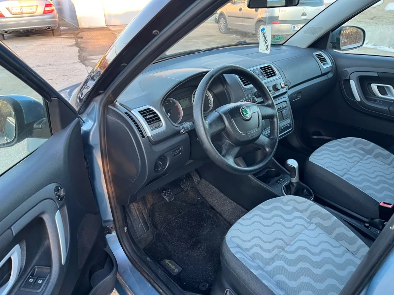 Skoda Fabia 1.2i, снимка 8 - Автомобили и джипове - 49225664