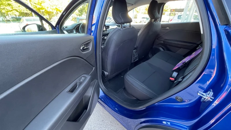 Renault Captur 1.33, снимка 8 - Автомобили и джипове - 52256805