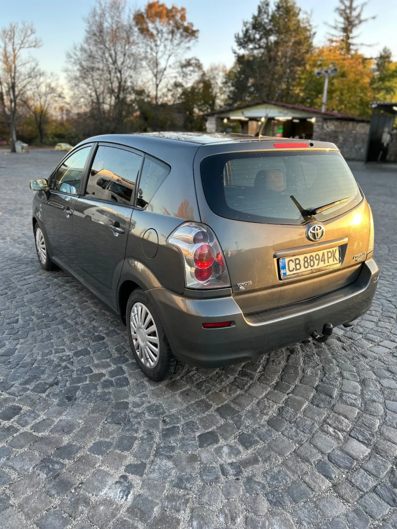 Toyota Corolla verso 2.0 , снимка 2 - Автомобили и джипове - 52257380