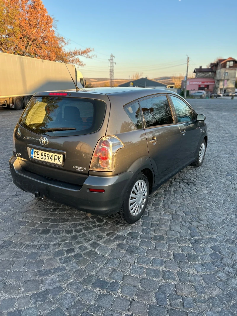 Toyota Corolla verso 2.0 , снимка 3 - Автомобили и джипове - 52257380