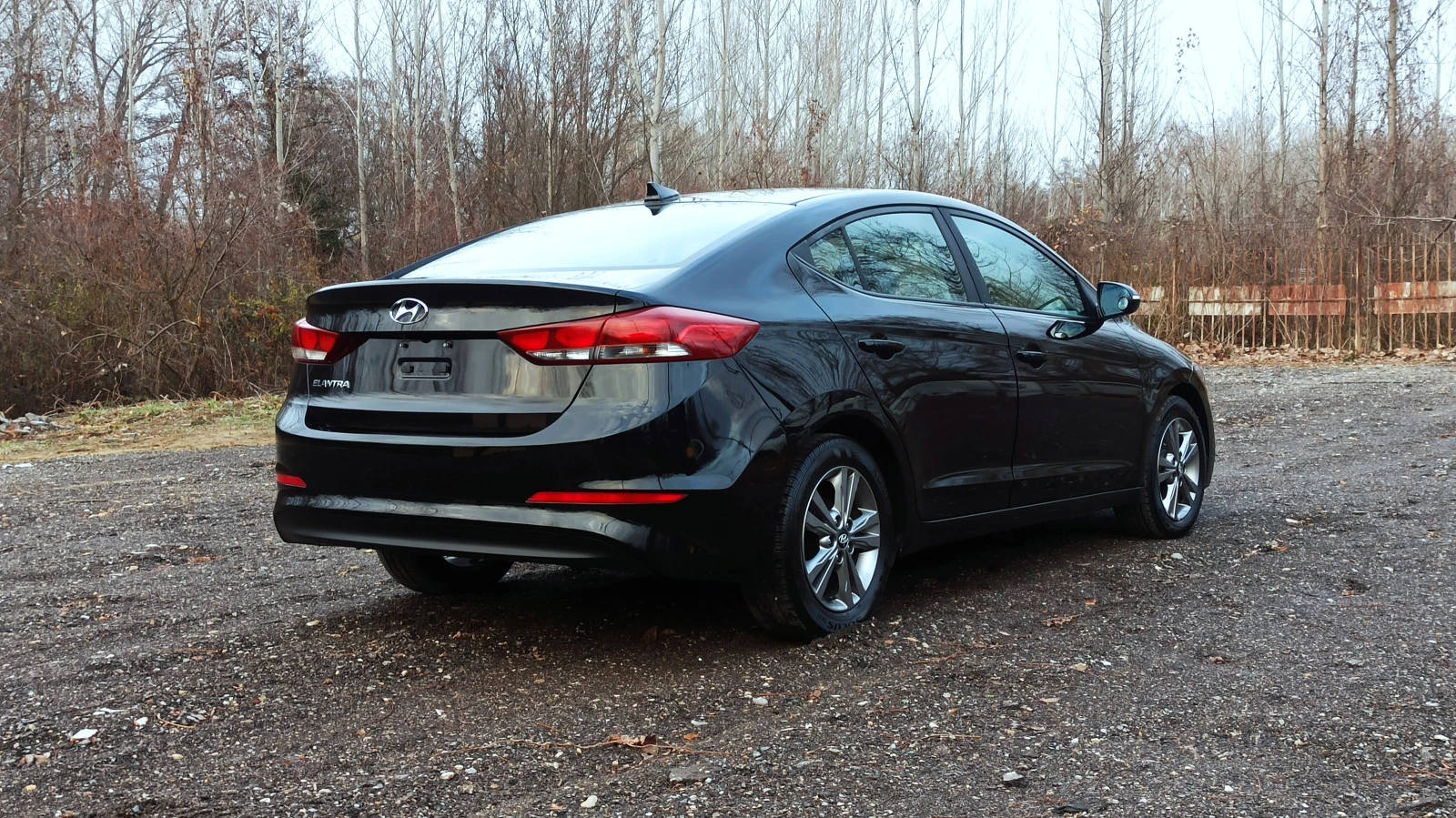 Hyundai Elantra 2.0i-automatic - изображение 5