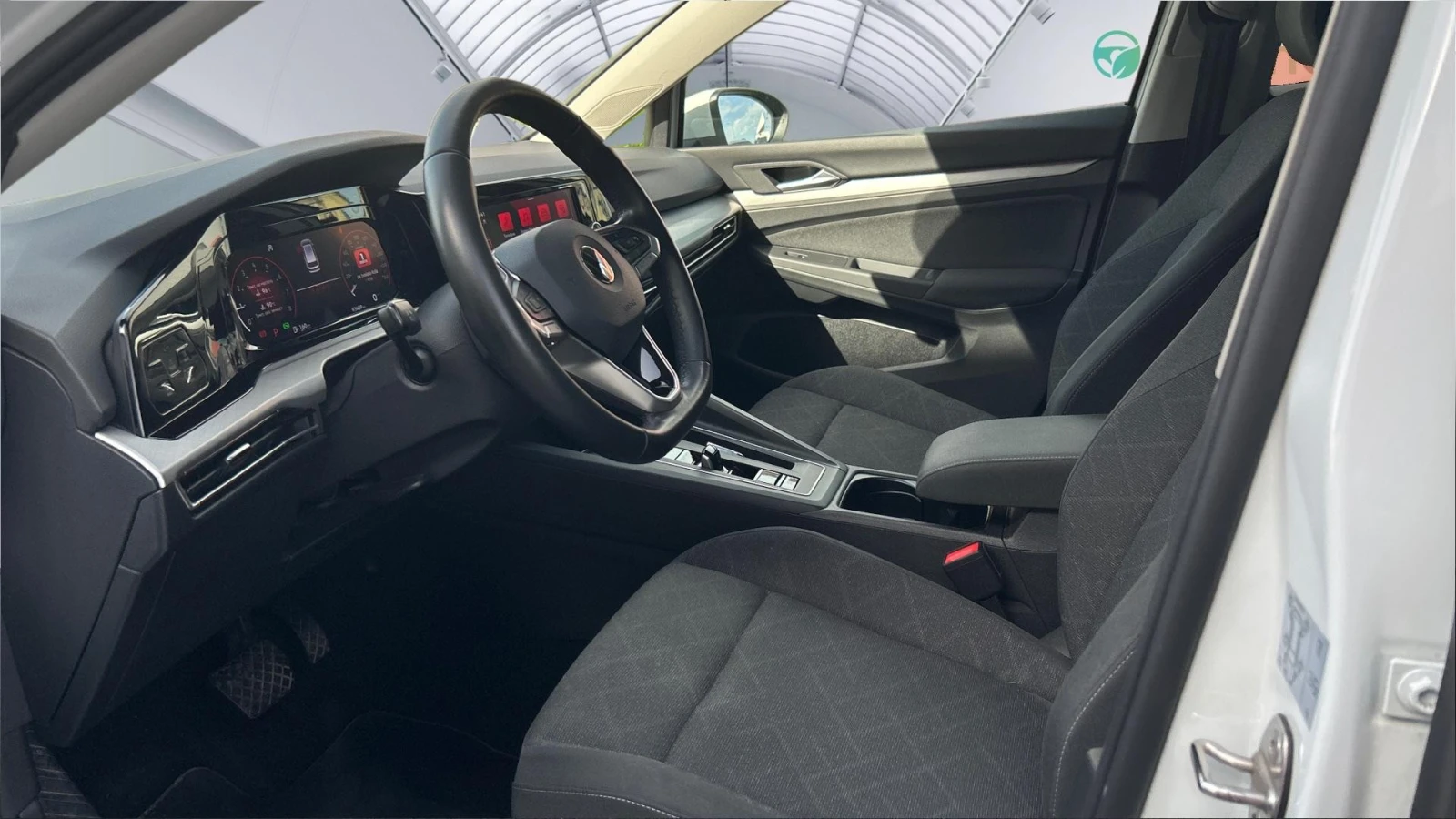 VW Golf 1.5 e-TSi, Месечна вноска от 414 лв. - изображение 8