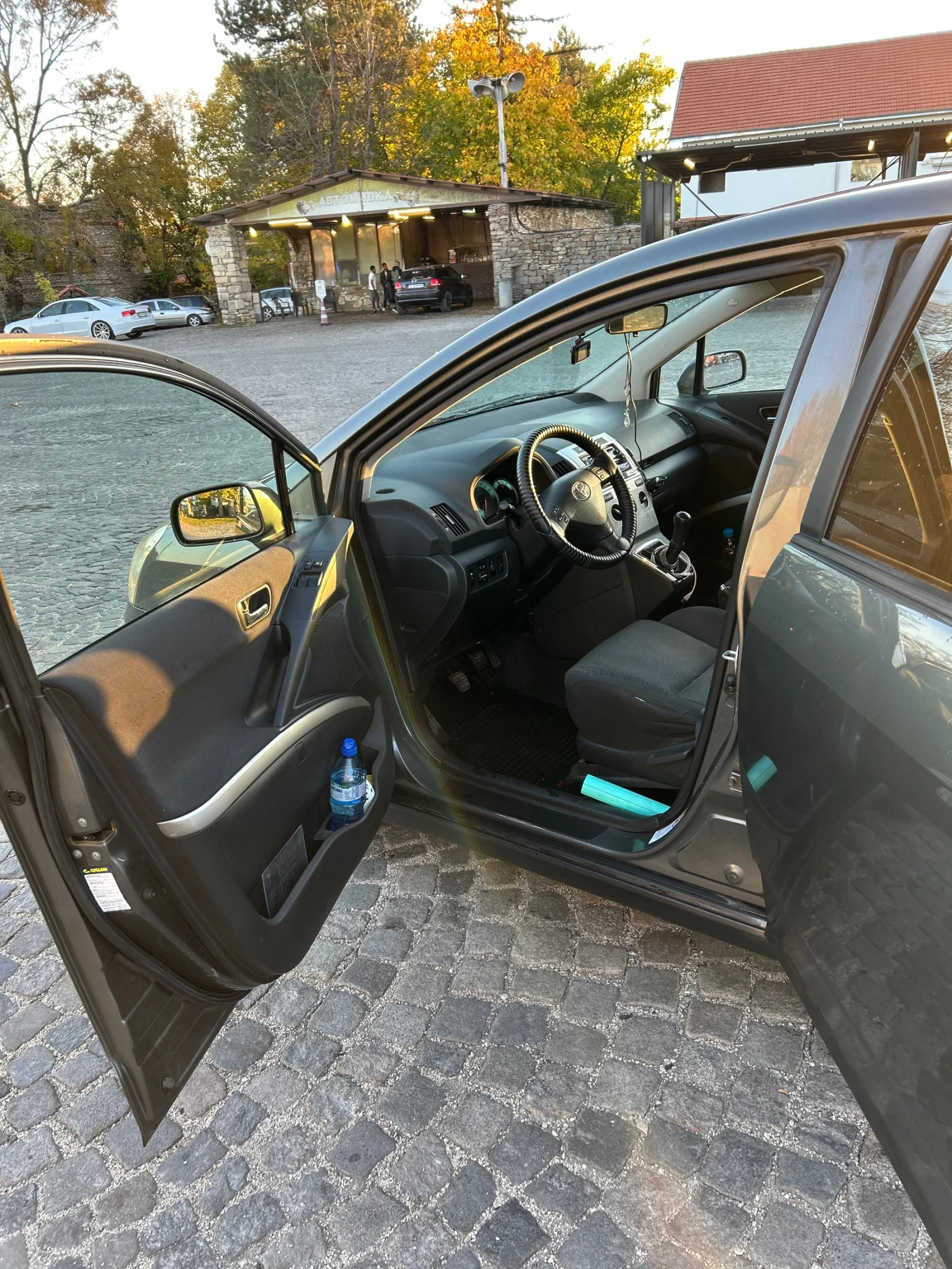 Toyota Corolla verso 2.0  - изображение 8