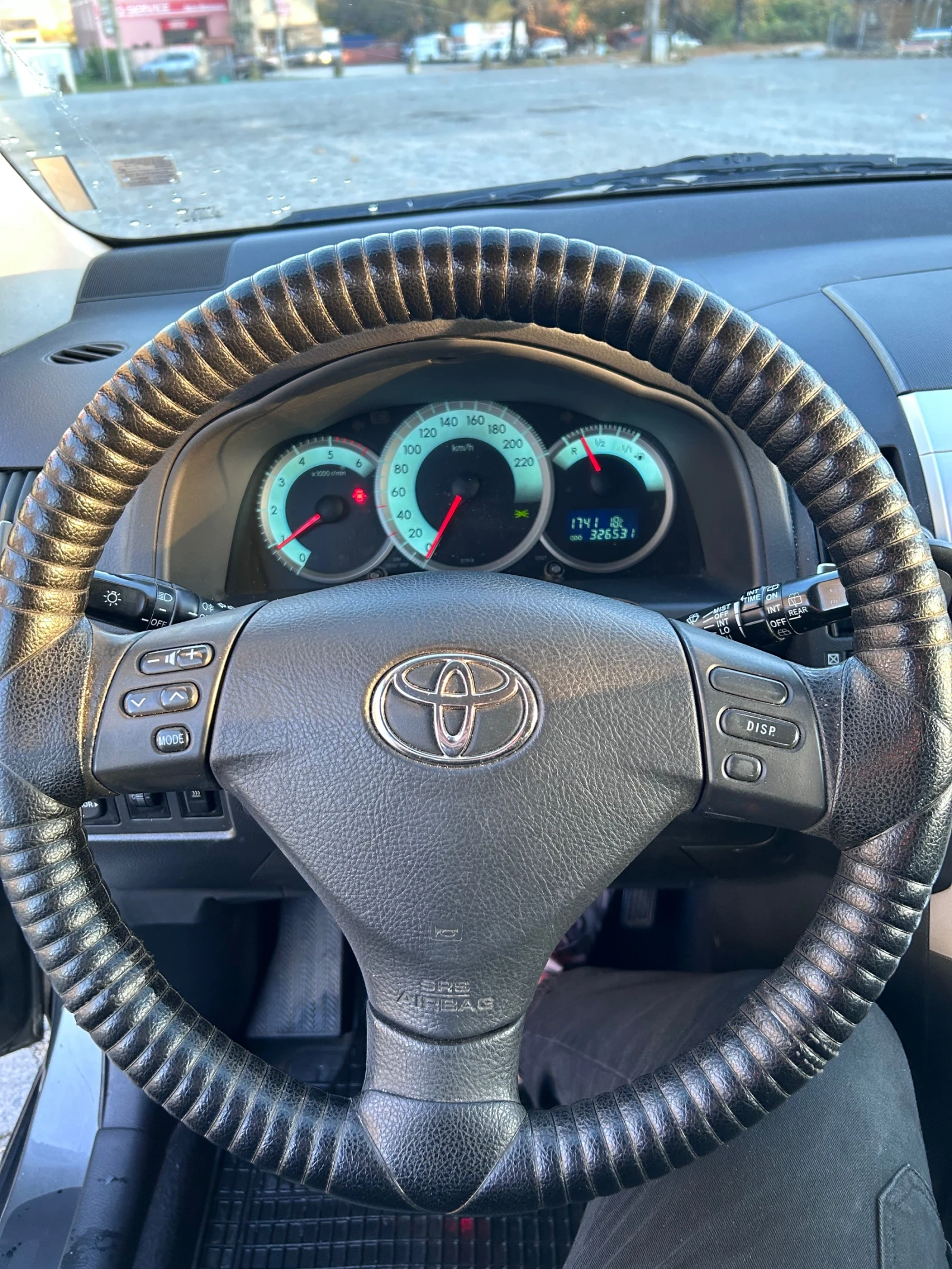 Toyota Corolla verso 2.0  - изображение 9