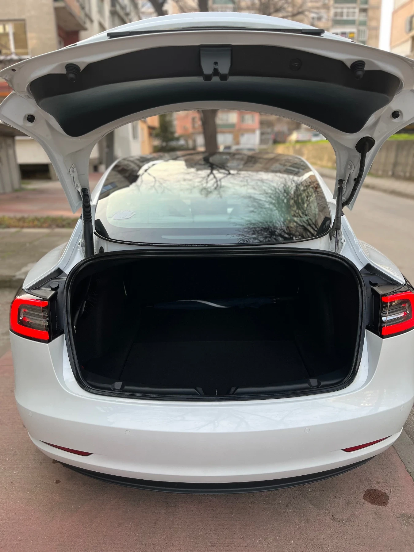 Tesla Model 3 Model 3 Dual Motor - Термопомпа, снимка 11 - Автомобили и джипове - 53713432