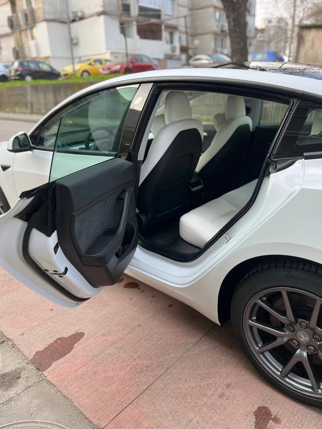 Tesla Model 3 Model 3 Dual Motor - Термопомпа, снимка 9 - Автомобили и джипове - 53713432