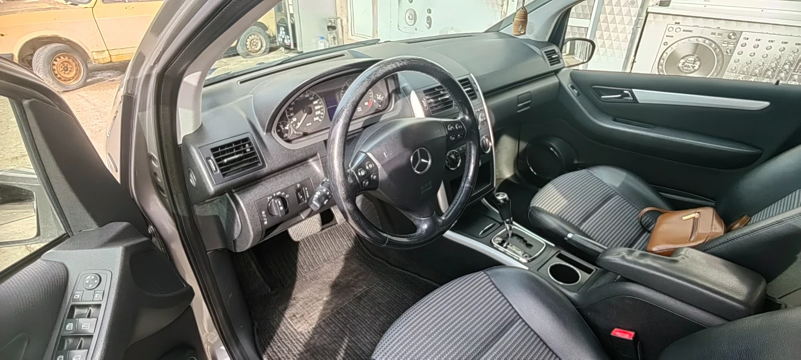 Mercedes-Benz A 180, снимка 8 - Автомобили и джипове - 53756841
