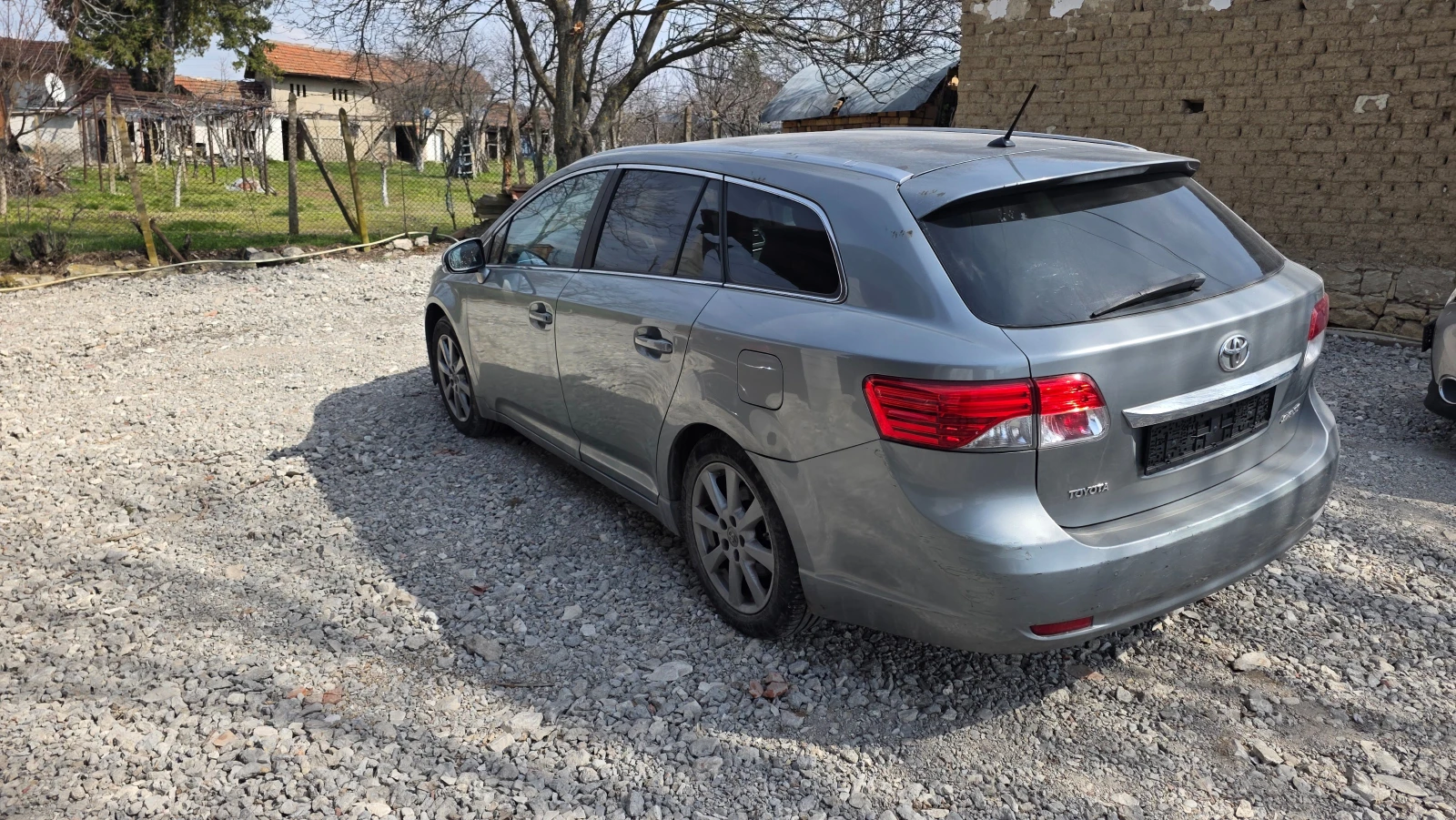 Toyota Avensis 2.0d, снимка 3 - Автомобили и джипове - 53879678