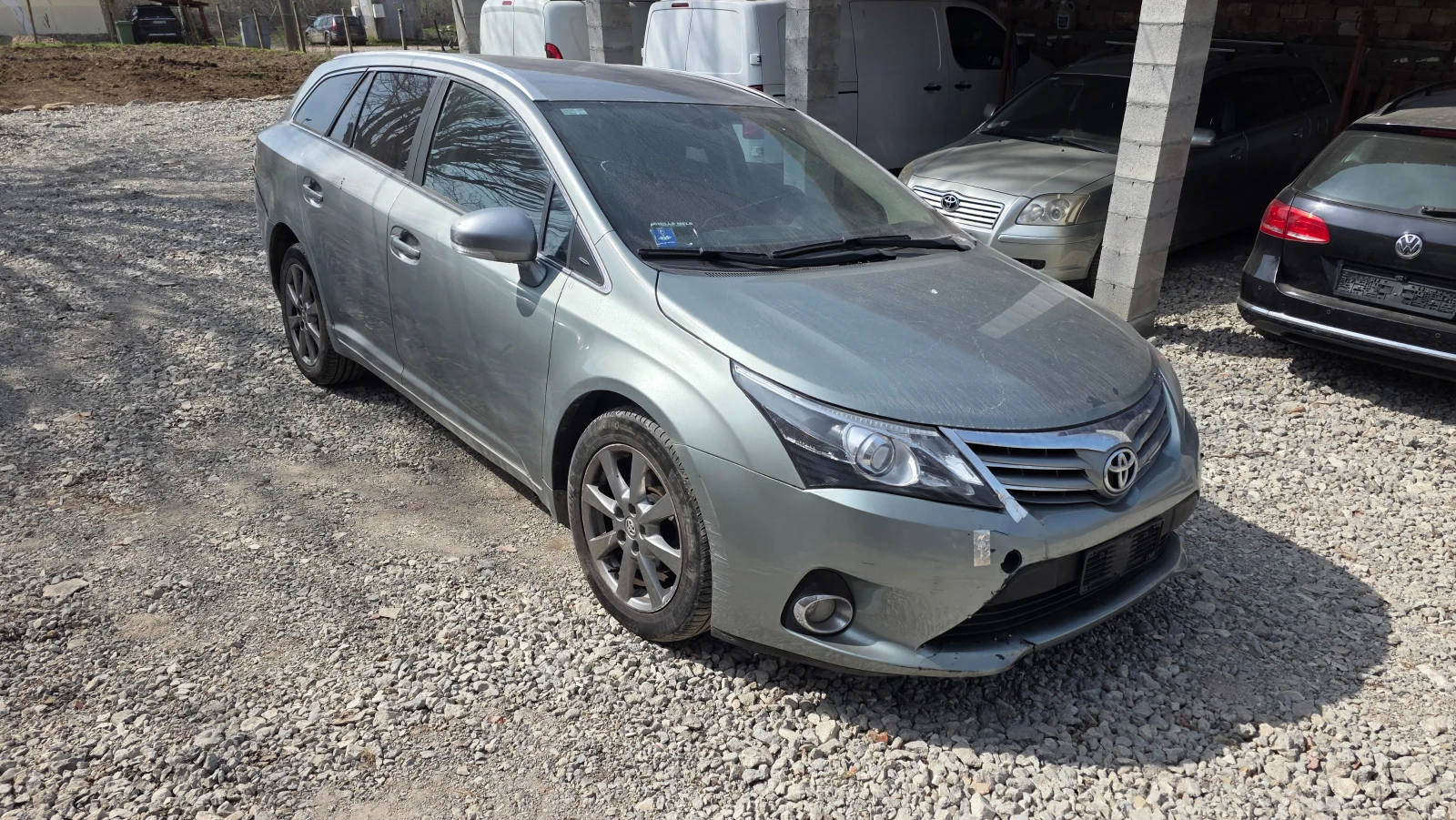Toyota Avensis 2.0d, снимка 14 - Автомобили и джипове - 53879678