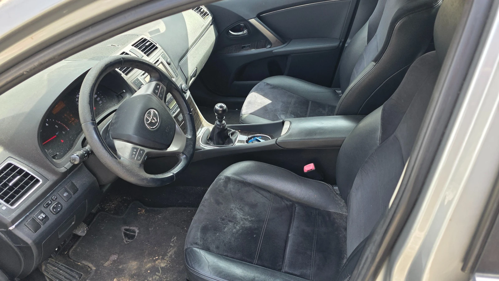 Toyota Avensis 2.0d, снимка 6 - Автомобили и джипове - 53879678