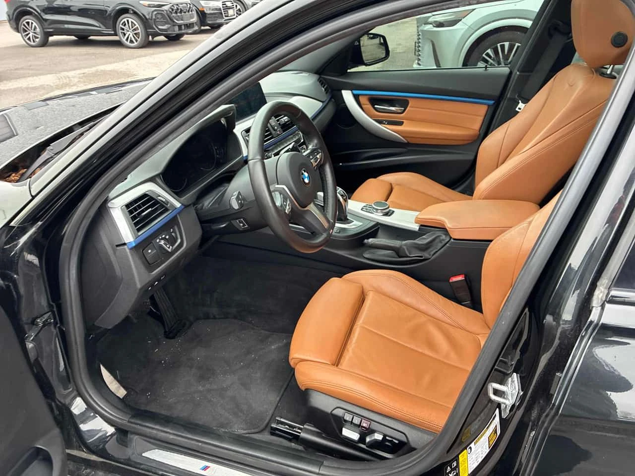 BMW 330 М ПАКЕТ/330i xDrive/ПОДГРЕВ/ПАМЕТ/ШИБЕДАХ/КЛИП, снимка 5 - Автомобили и джипове - 54222227