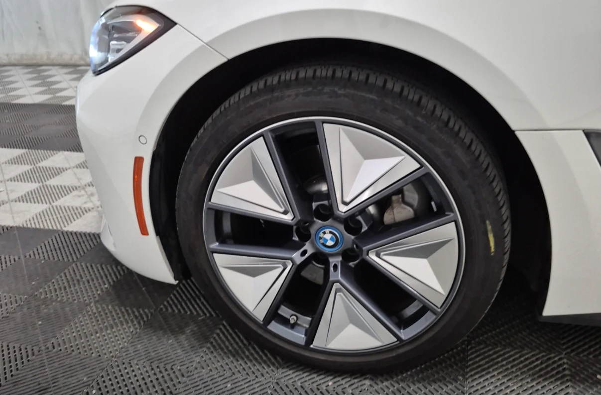 BMW i4 EDRIVE40* HUD* 50k km* БЕЗ ЩЕТИ* 1 собственик, снимка 15 - Автомобили и джипове - 55347383