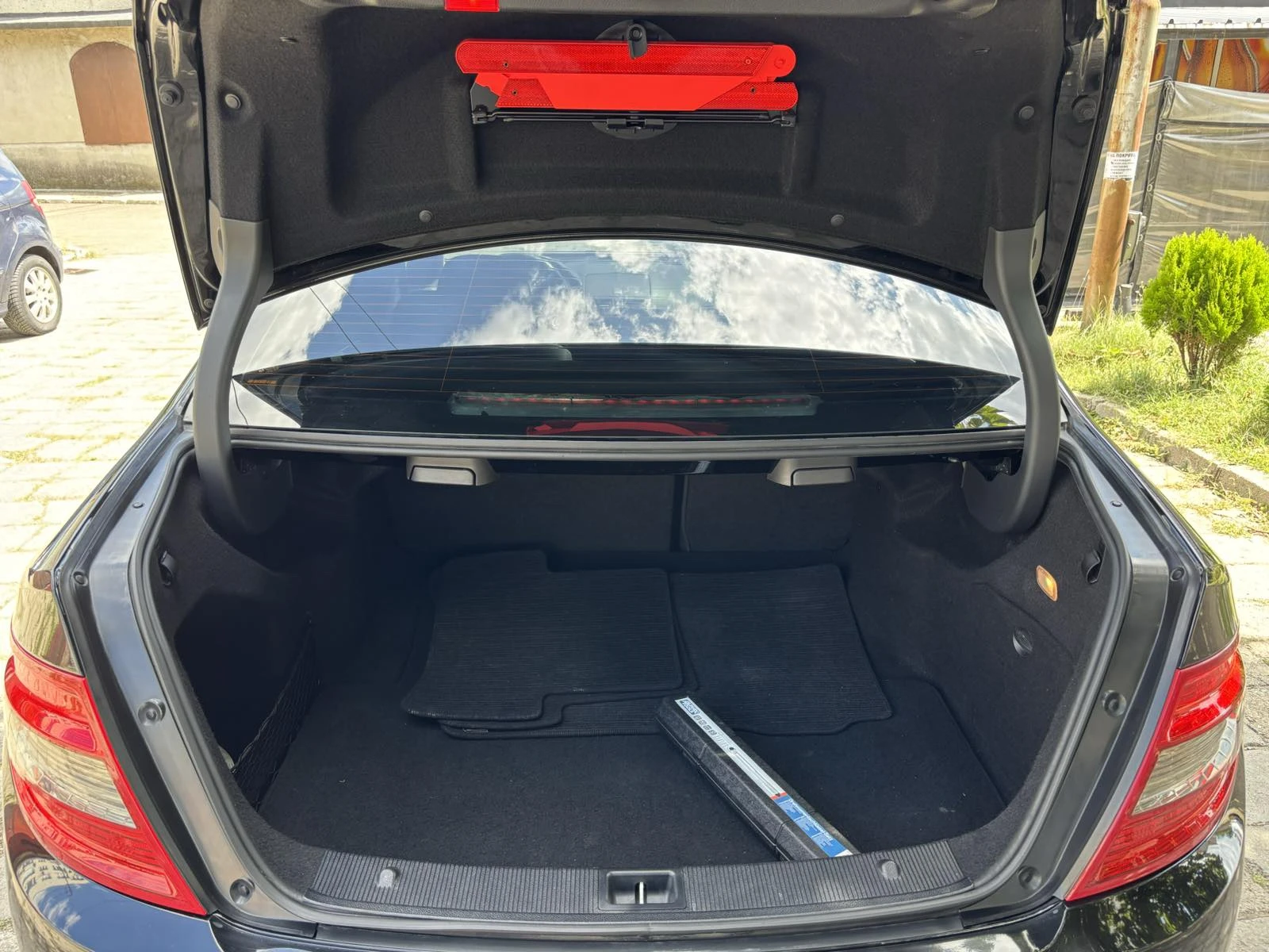 Mercedes-Benz C 200 Kompressor Avantgarde, снимка 6 - Автомобили и джипове - 55395388